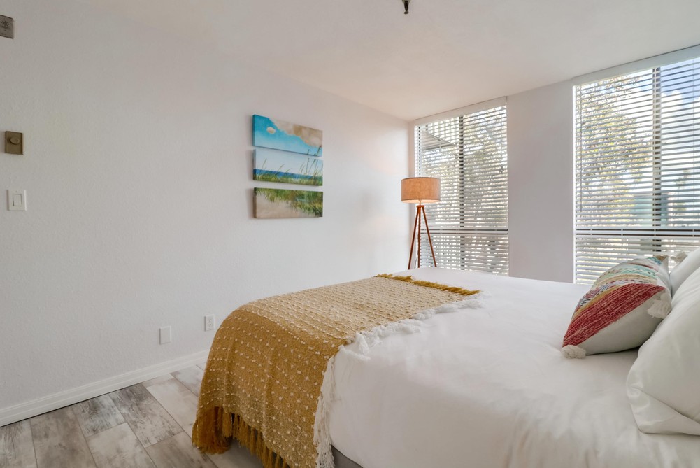 Virtual tour photo 22 of 43 for 2990 Mission Blvd UNIT 302