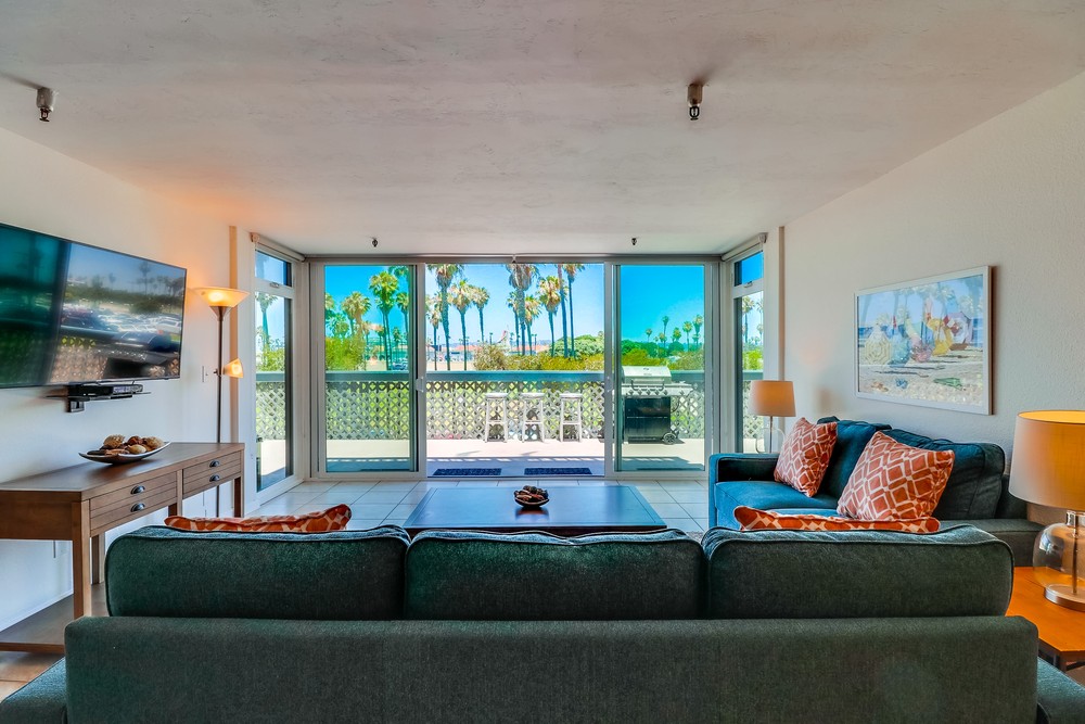 Virtual tour photo 6 of 45 for 2990 Mission Boulevard #201