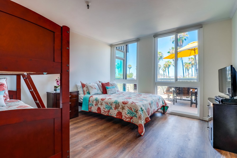 Virtual tour photo 30 of 45 for 2990 Mission Boulevard #201