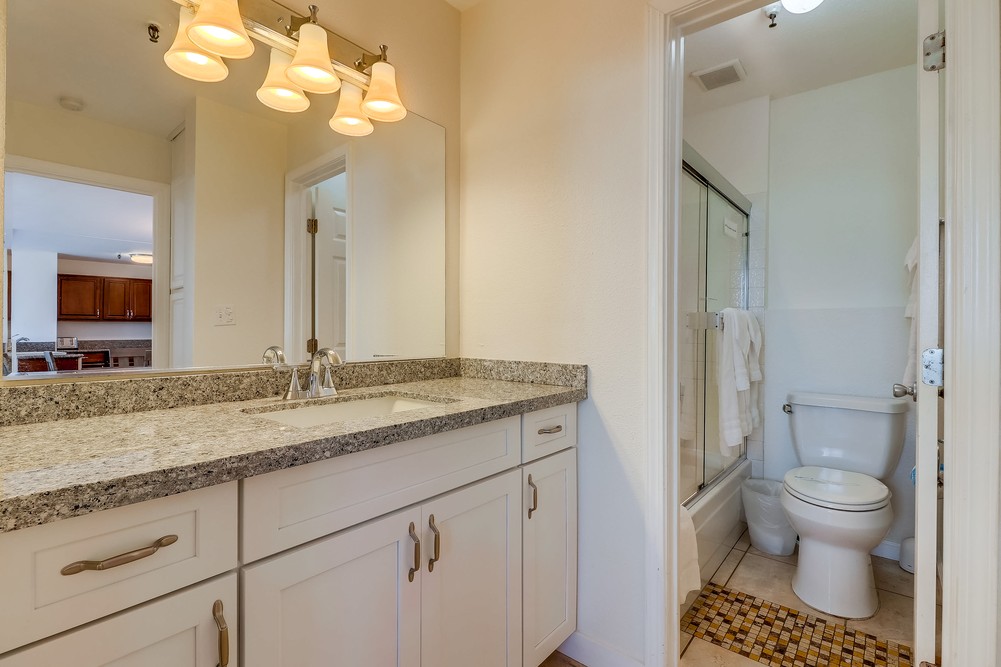 Virtual tour photo 32 of 45 for 2990 Mission Boulevard #201
