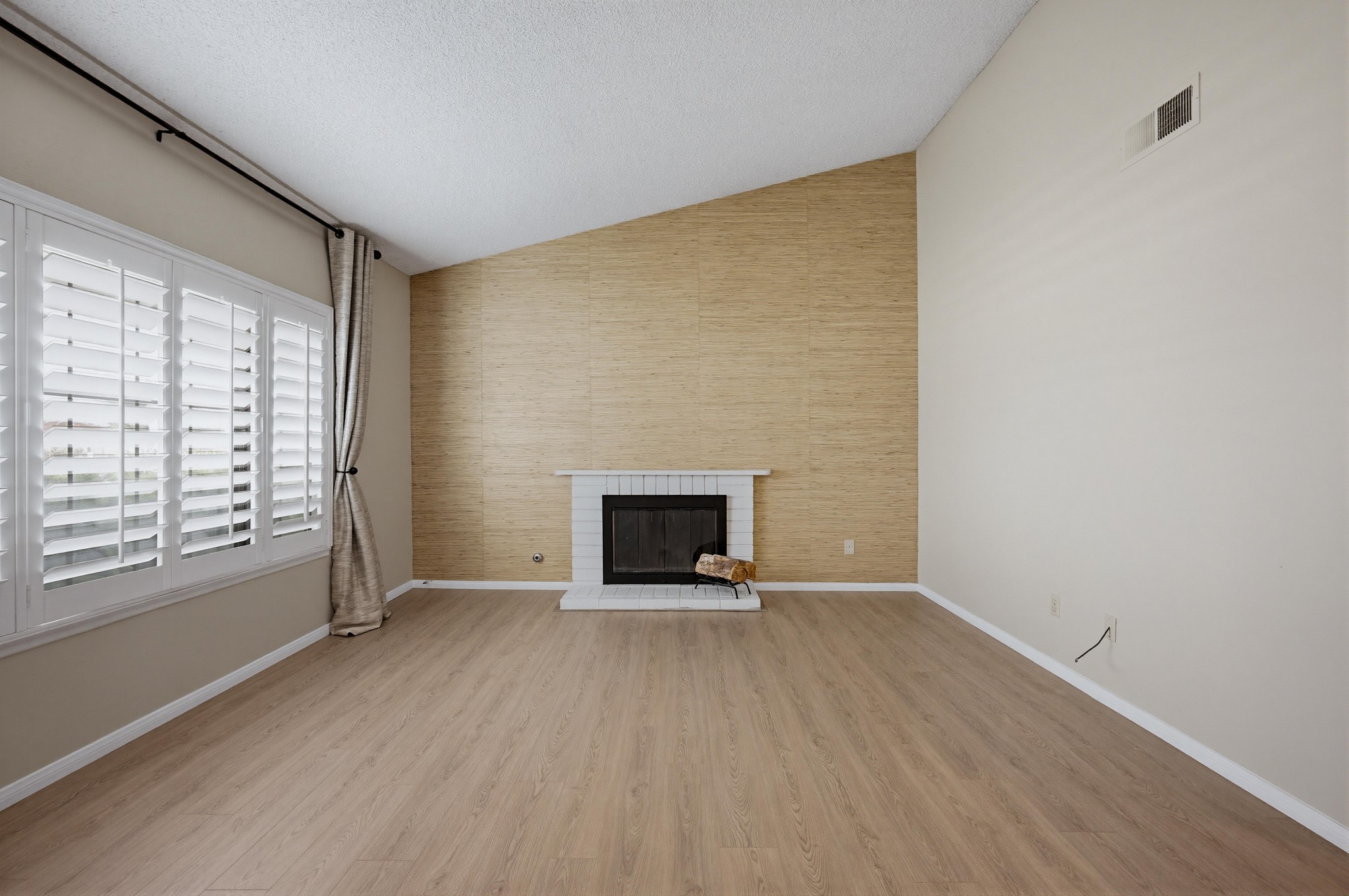 Virtual tour photo 8 of 43 for 29921 Avenida De Real