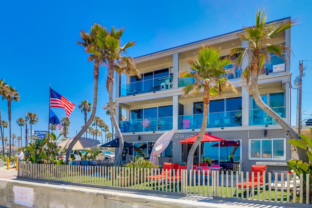Virtual tour photo 4 of 43 for 2999 Ocean Front Walk UNIT 1