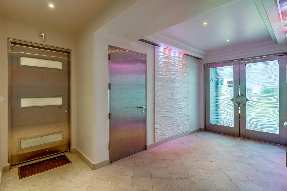 Virtual tour photo 6 of 43 for 2999 Ocean Front Walk UNIT 1