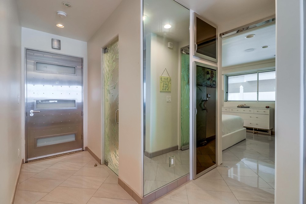 Virtual tour photo 7 of 43 for 2999 Ocean Front Walk UNIT 1
