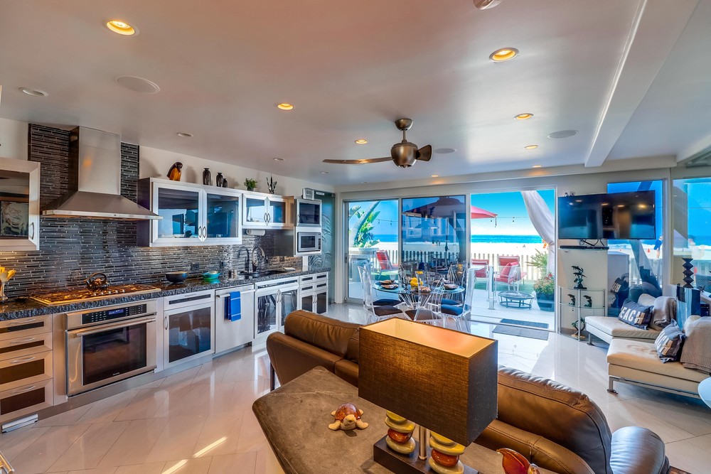 Virtual tour photo 9 of 43 for 2999 Ocean Front Walk UNIT 1