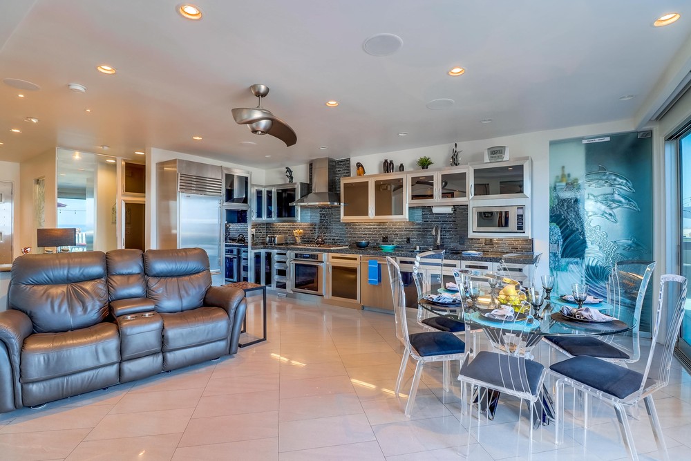 Virtual tour photo 13 of 43 for 2999 Ocean Front Walk UNIT 1