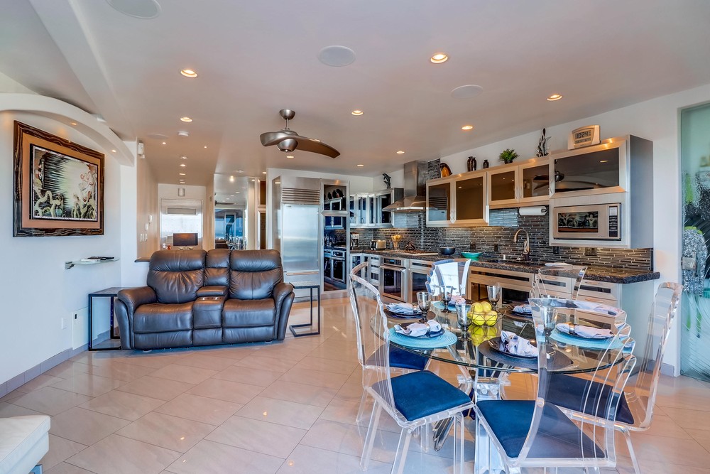 Virtual tour photo 14 of 43 for 2999 Ocean Front Walk UNIT 1