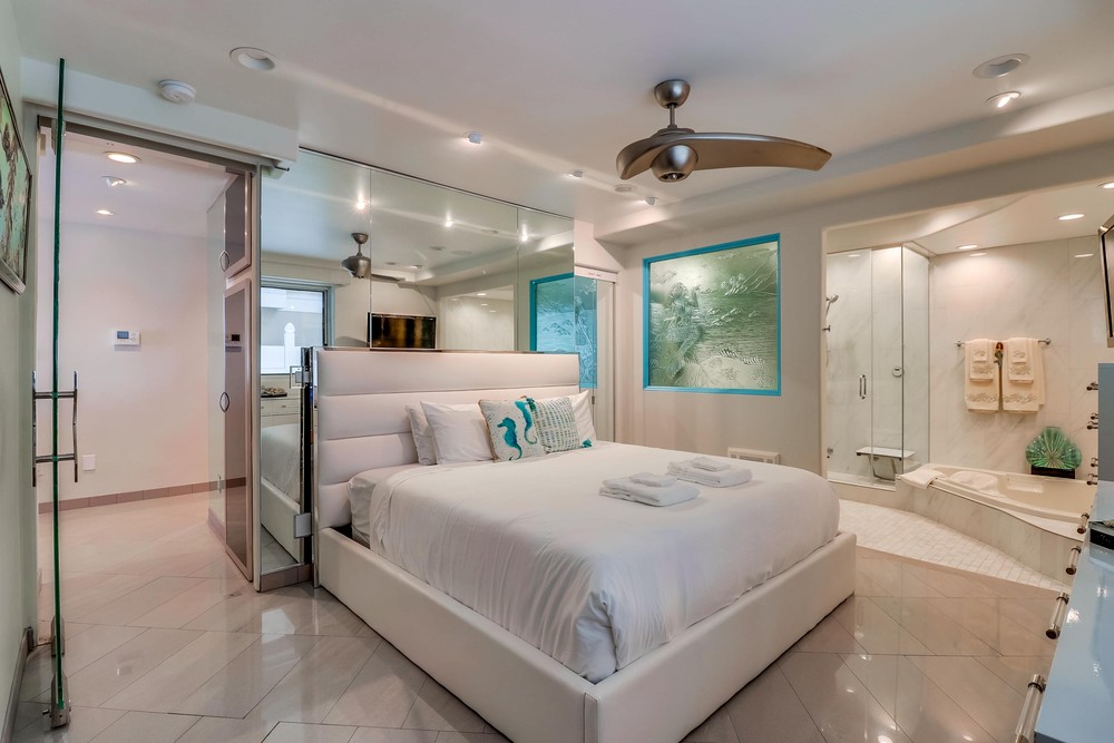 Virtual tour photo 21 of 43 for 2999 Ocean Front Walk UNIT 1