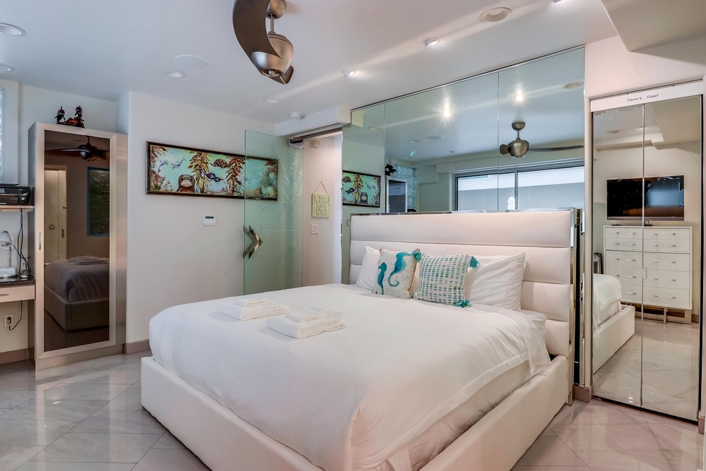 Virtual tour photo 22 of 43 for 2999 Ocean Front Walk UNIT 1