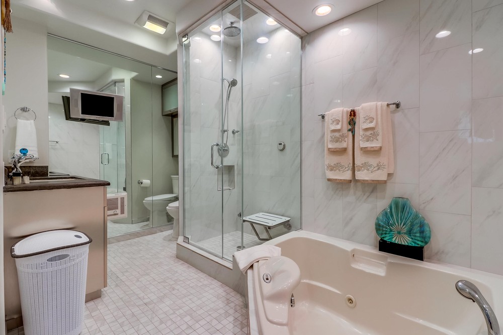 Virtual tour photo 25 of 43 for 2999 Ocean Front Walk UNIT 1