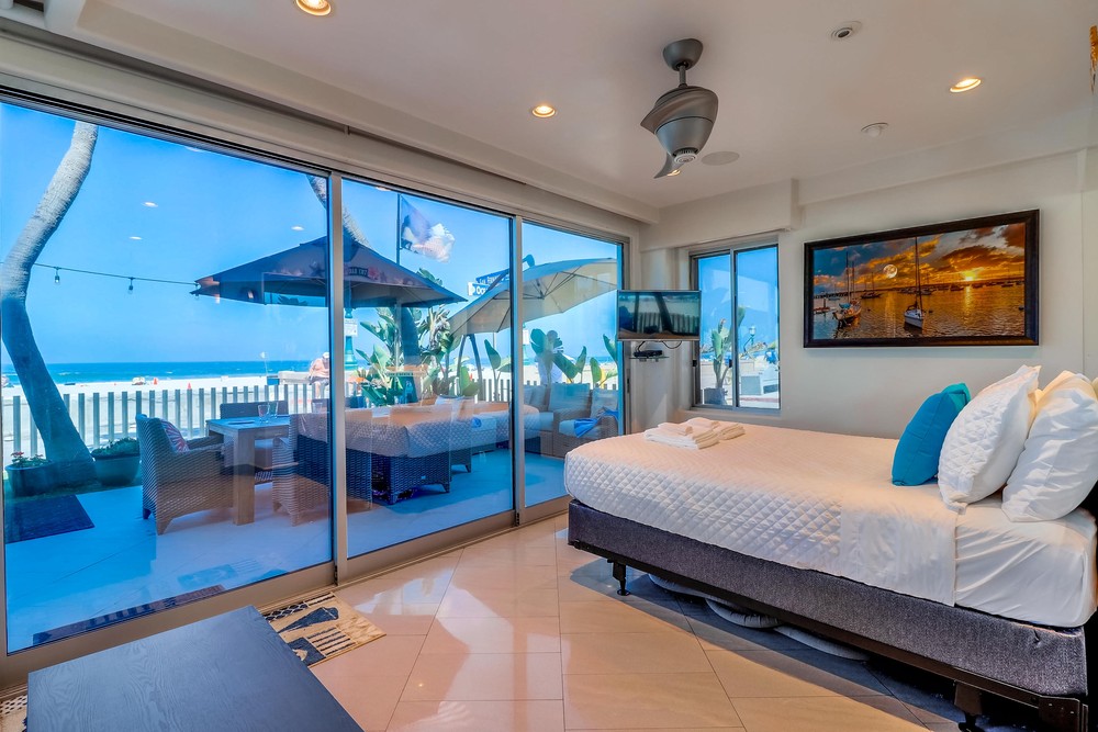 Virtual tour photo 27 of 43 for 2999 Ocean Front Walk UNIT 1