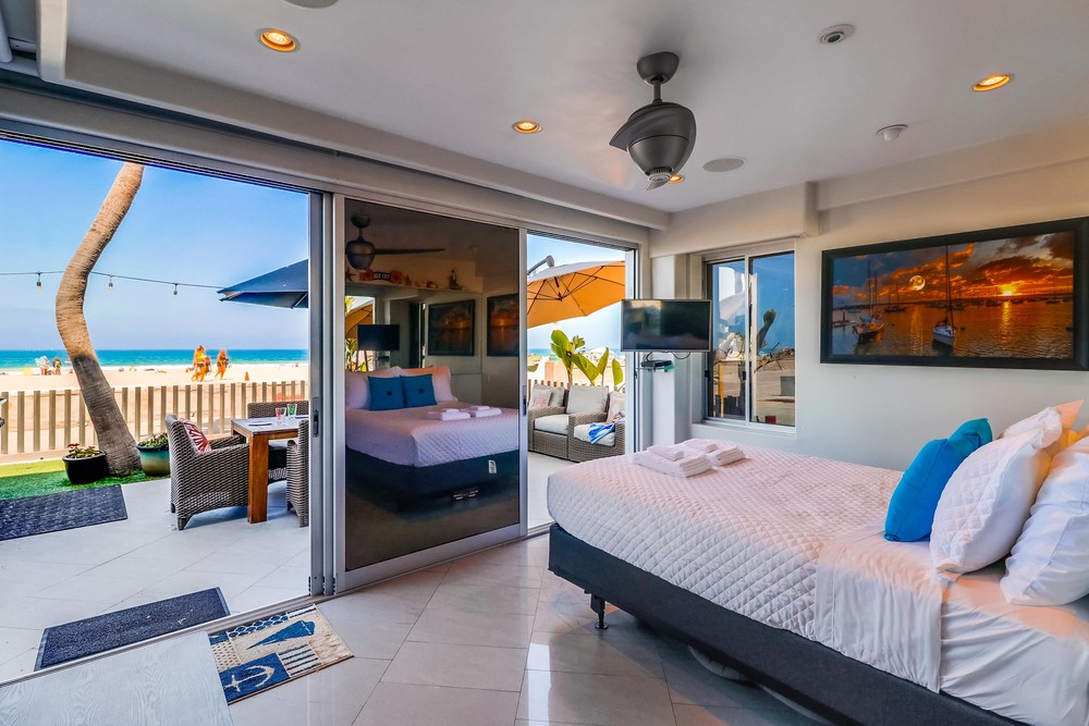 Virtual tour photo 31 of 43 for 2999 Ocean Front Walk UNIT 1