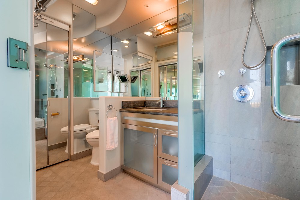 Virtual tour photo 32 of 43 for 2999 Ocean Front Walk UNIT 1