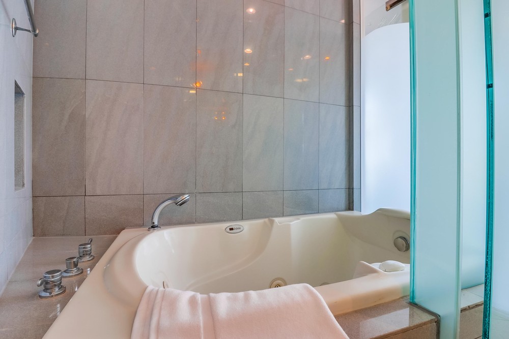 Virtual tour photo 34 of 43 for 2999 Ocean Front Walk UNIT 1
