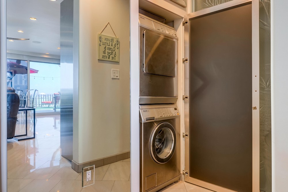 Virtual tour photo 35 of 43 for 2999 Ocean Front Walk UNIT 1