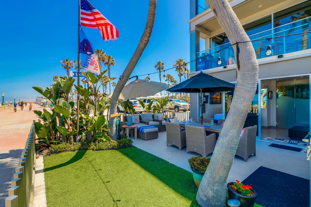Virtual tour photo 42 of 43 for 2999 Ocean Front Walk UNIT 1
