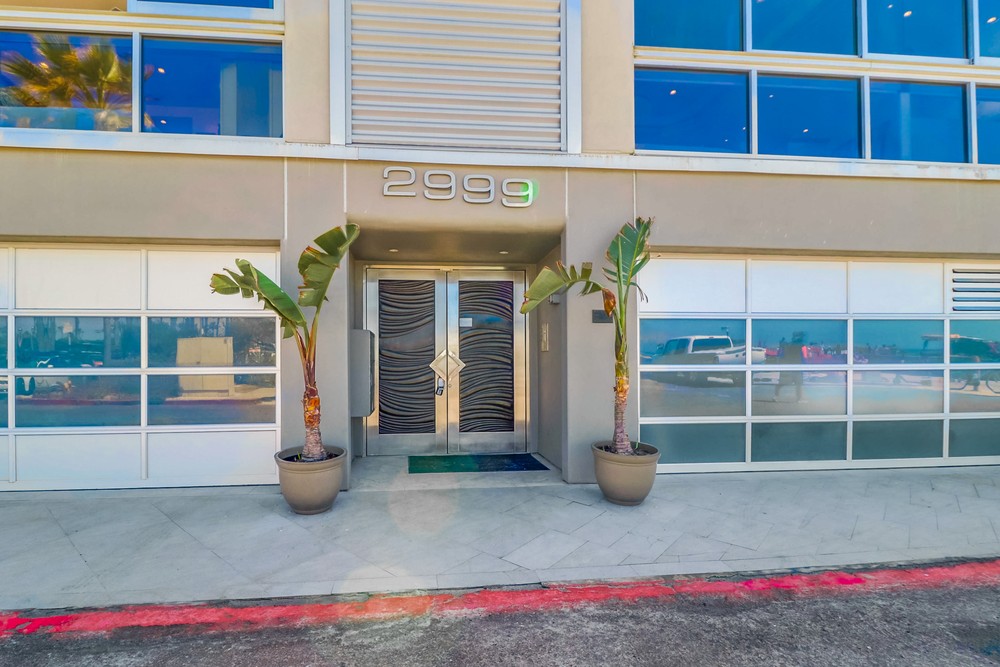 Virtual tour photo 5 of 47 for 2999 Ocean Front Walk UNIT 2