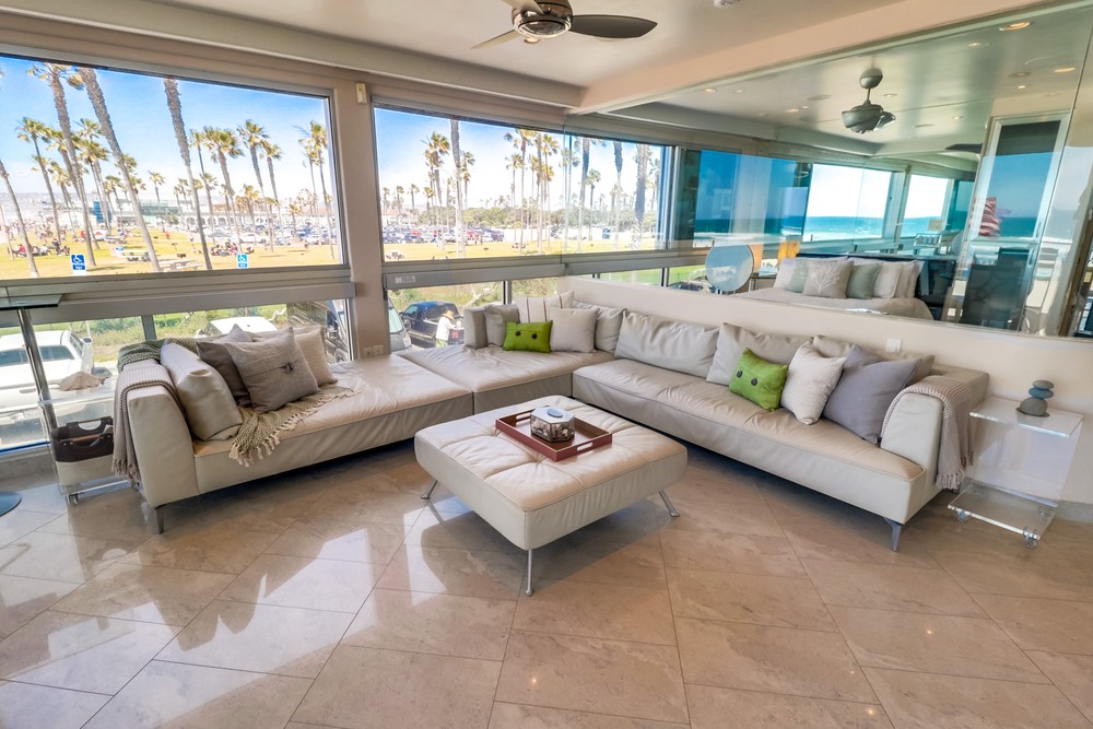 Virtual tour photo 9 of 47 for 2999 Ocean Front Walk UNIT 2