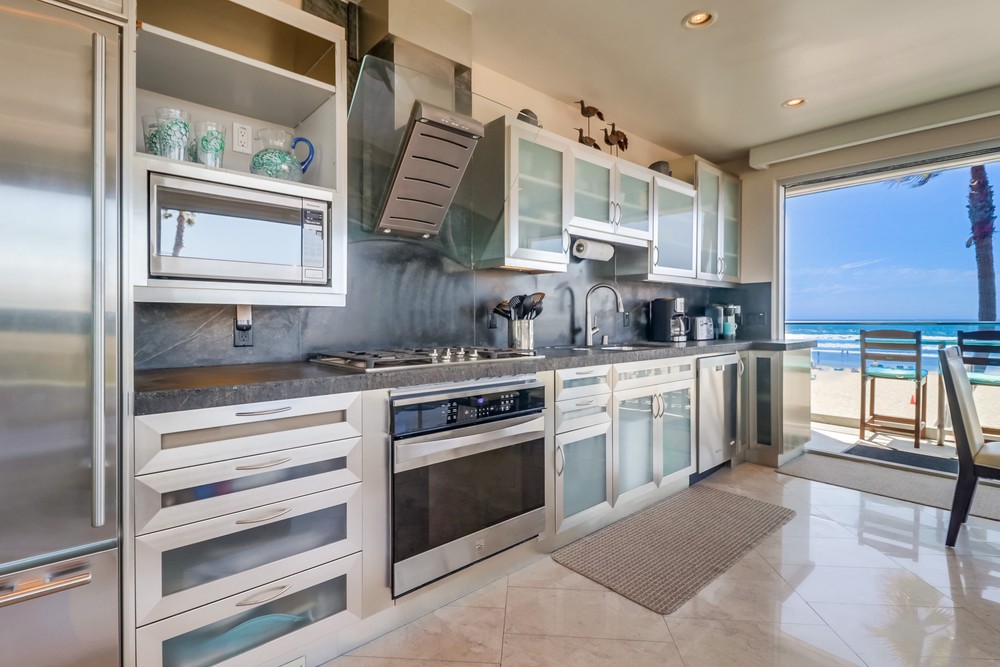 Virtual tour photo 16 of 47 for 2999 Ocean Front Walk UNIT 2
