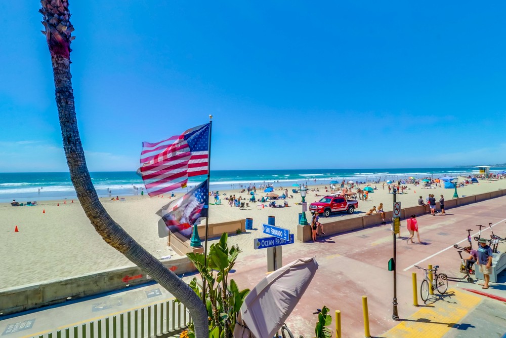 Virtual tour photo 21 of 47 for 2999 Ocean Front Walk UNIT 2