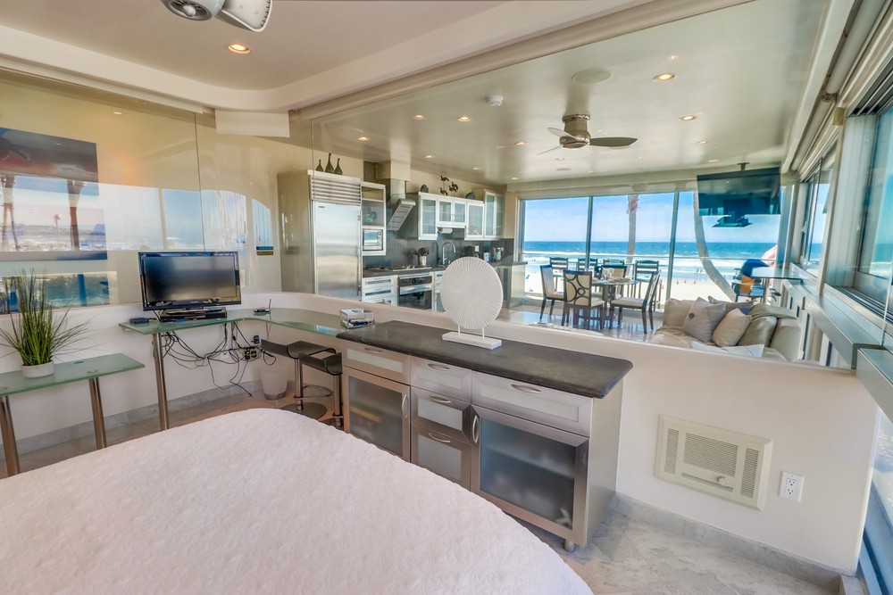 Virtual tour photo 27 of 47 for 2999 Ocean Front Walk UNIT 2