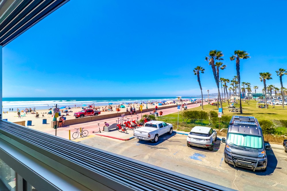 Virtual tour photo 33 of 47 for 2999 Ocean Front Walk UNIT 2