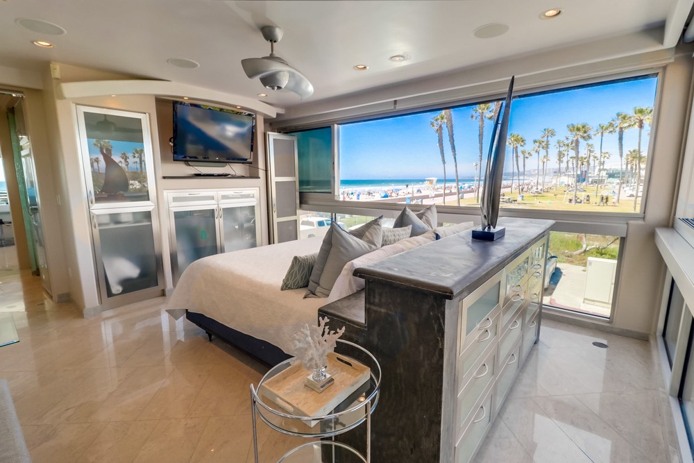 Virtual tour photo 36 of 47 for 2999 Ocean Front Walk UNIT 2