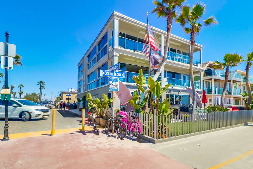 Virtual tour photo 45 of 47 for 2999 Ocean Front Walk UNIT 2