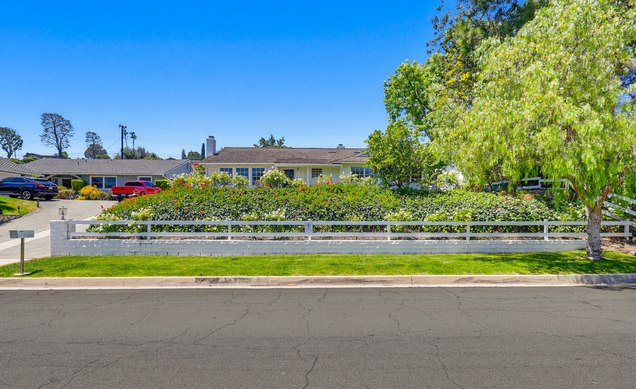 Virtual tour photo 3 of 105 for 3 Golden Spar Pl