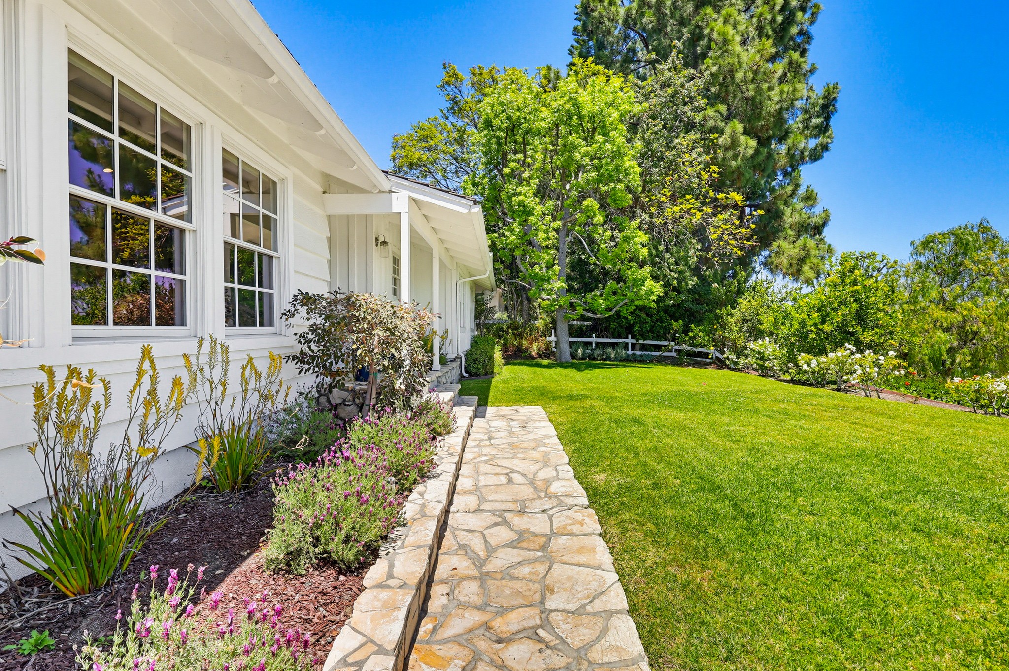 Virtual tour photo 5 of 105 for 3 Golden Spar Pl