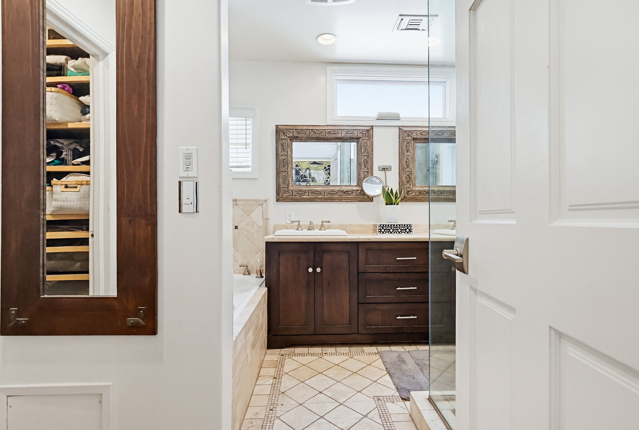 Virtual tour photo 63 of 105 for 3 Golden Spar Pl