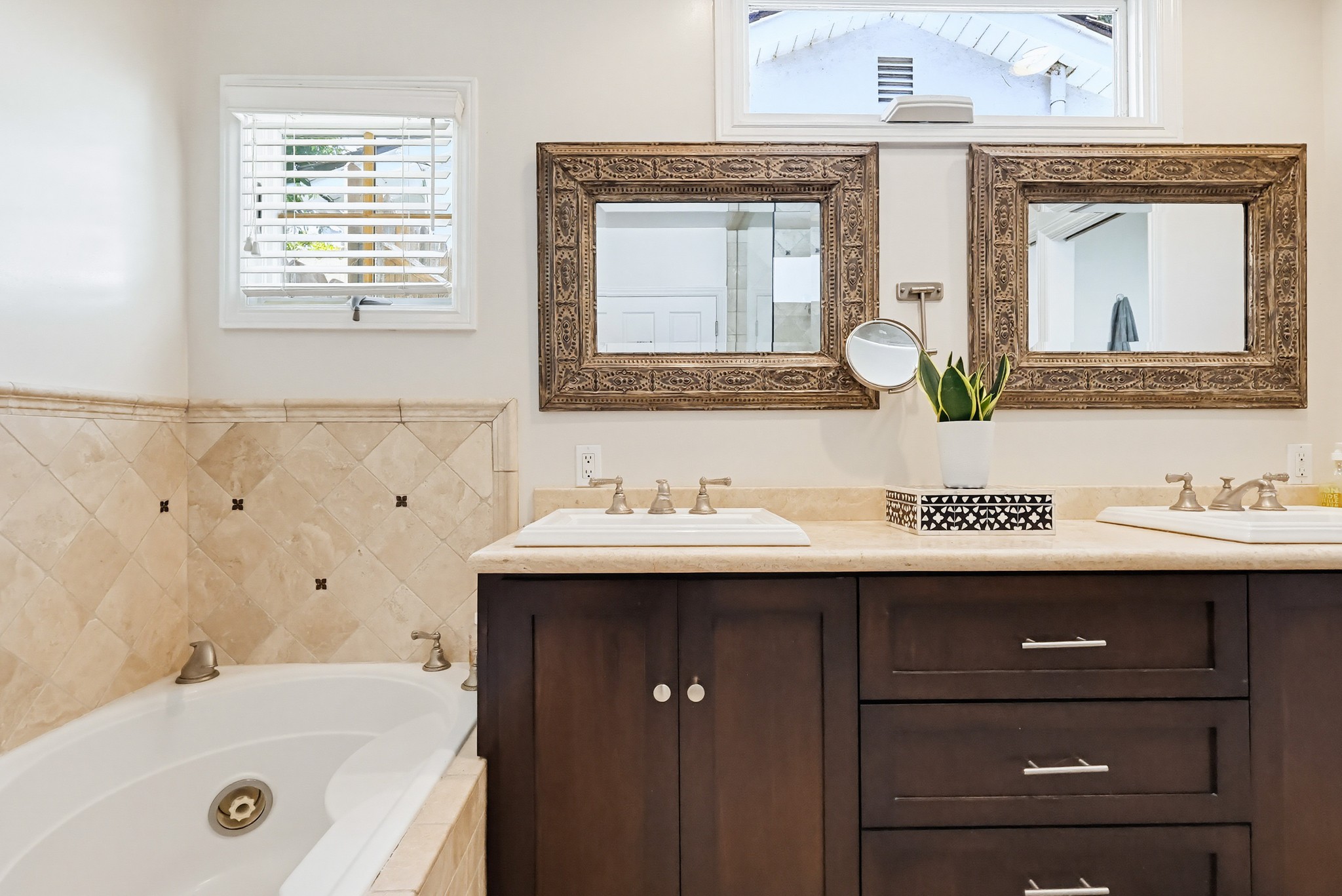 Virtual tour photo 66 of 105 for 3 Golden Spar Pl