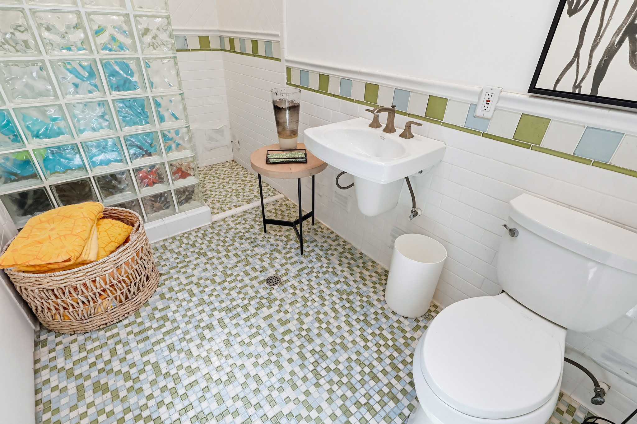 Virtual tour photo 94 of 105 for 3 Golden Spar Pl