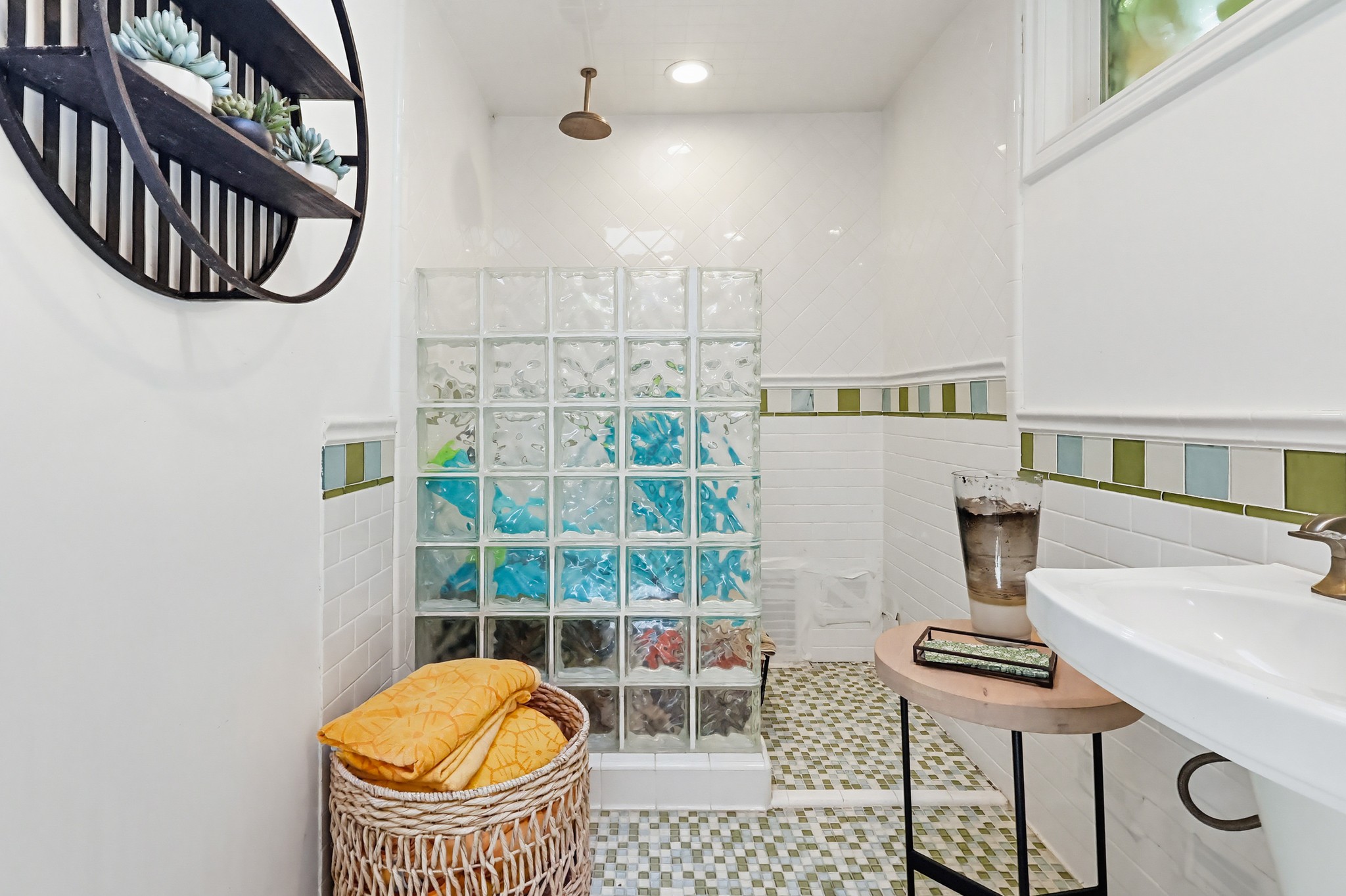 Virtual tour photo 95 of 105 for 3 Golden Spar Pl