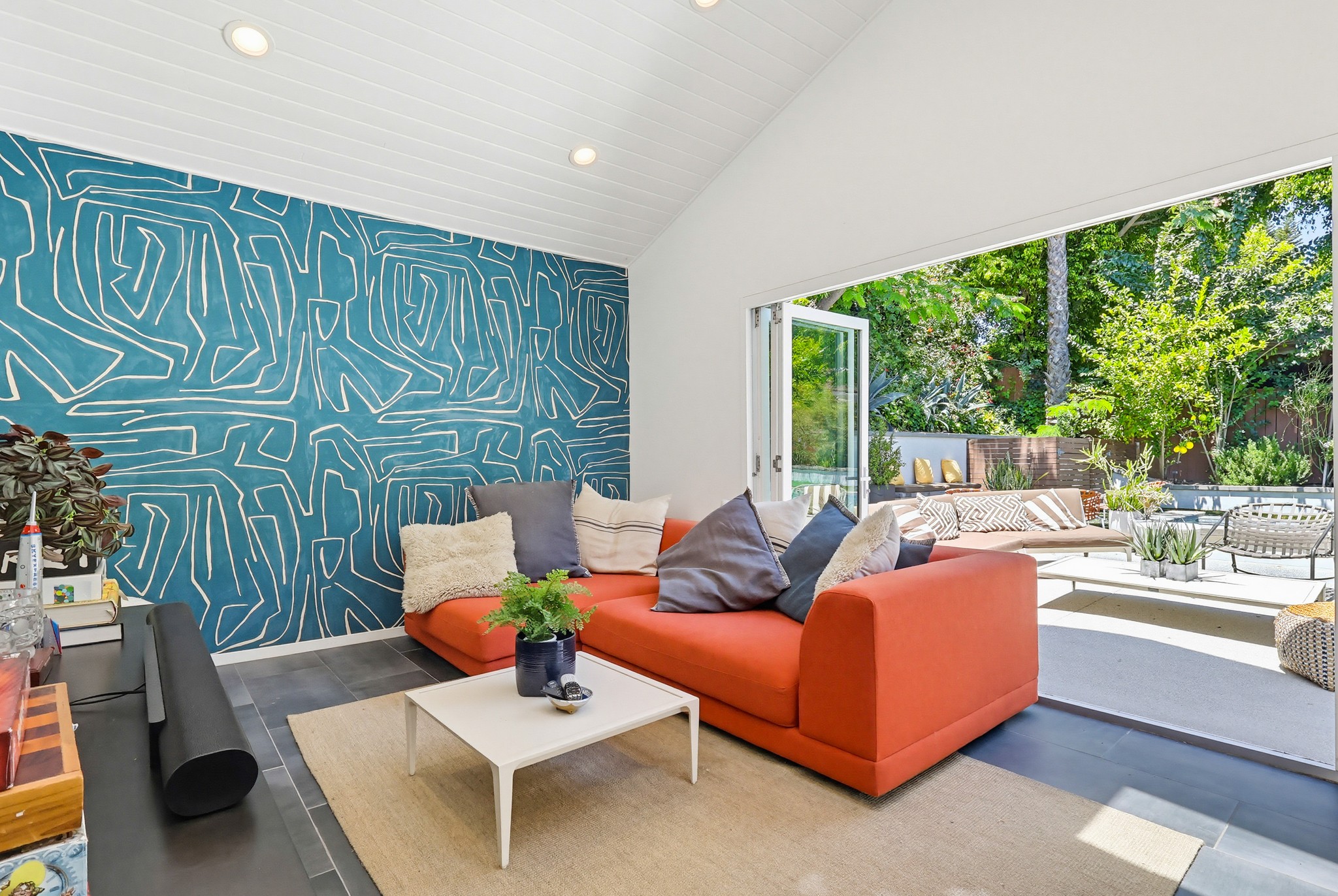 Virtual tour photo 102 of 105 for 3 Golden Spar Pl