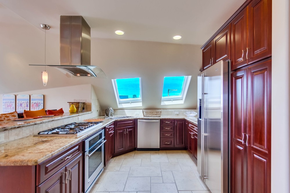 Virtual tour photo 11 of 60 for 3 Ocean Front Walk