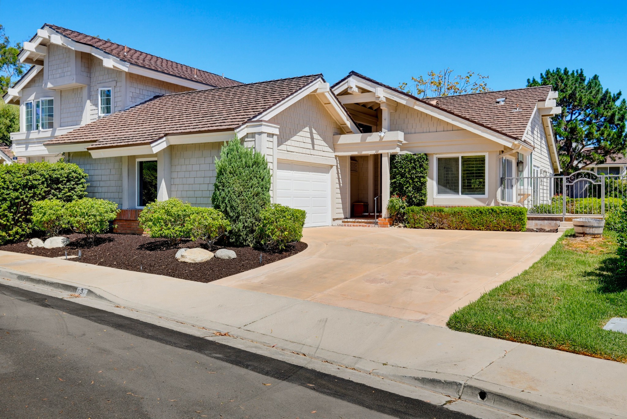 Virtual tour photo 1 of 84 for 3 Sunrose