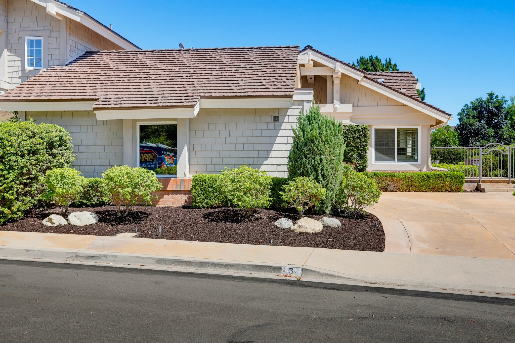 Virtual tour photo 3 of 84 for 3 Sunrose