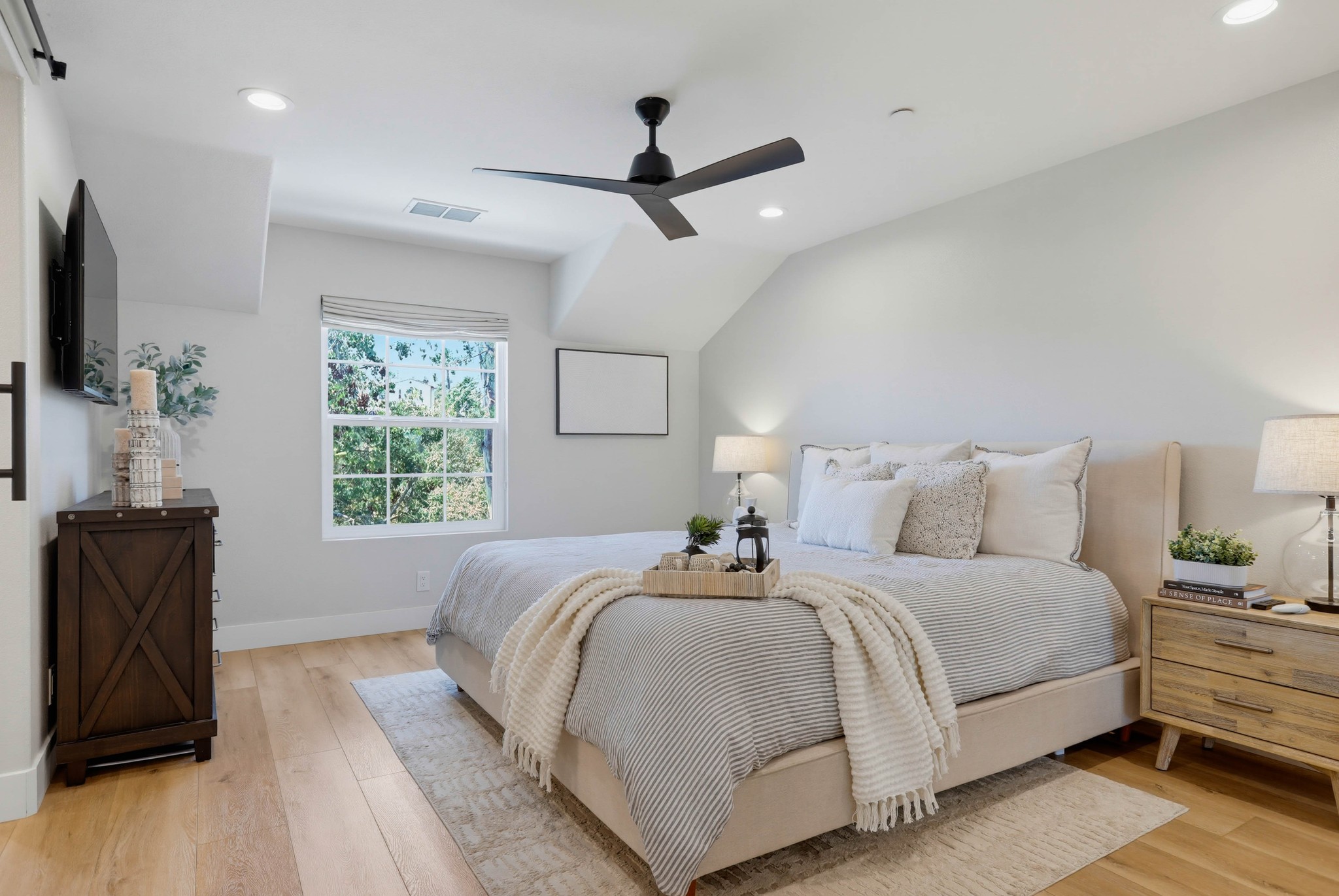 Virtual tour photo 28 of 55 for 3 Three Vines Ct