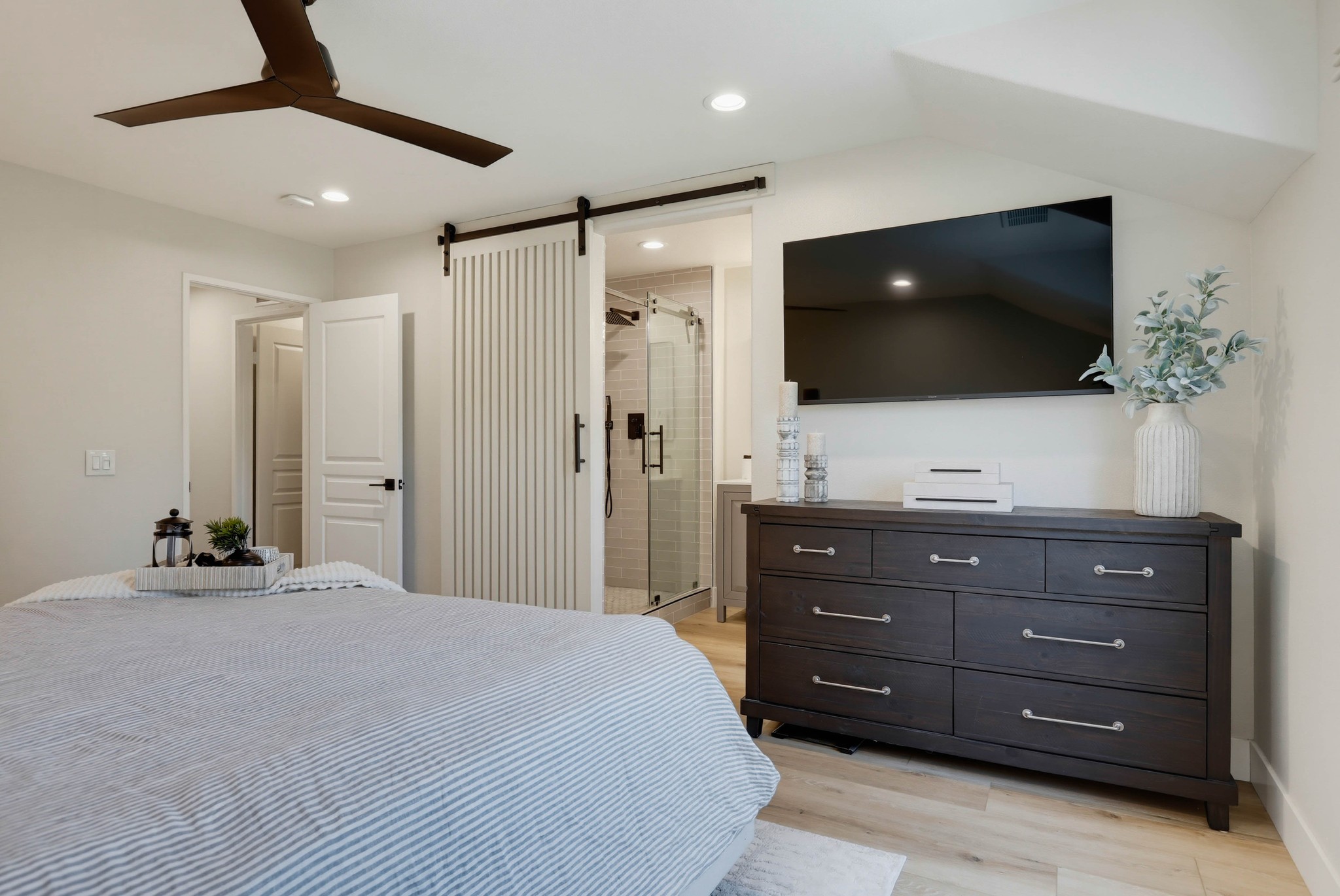 Virtual tour photo 31 of 55 for 3 Three Vines Ct
