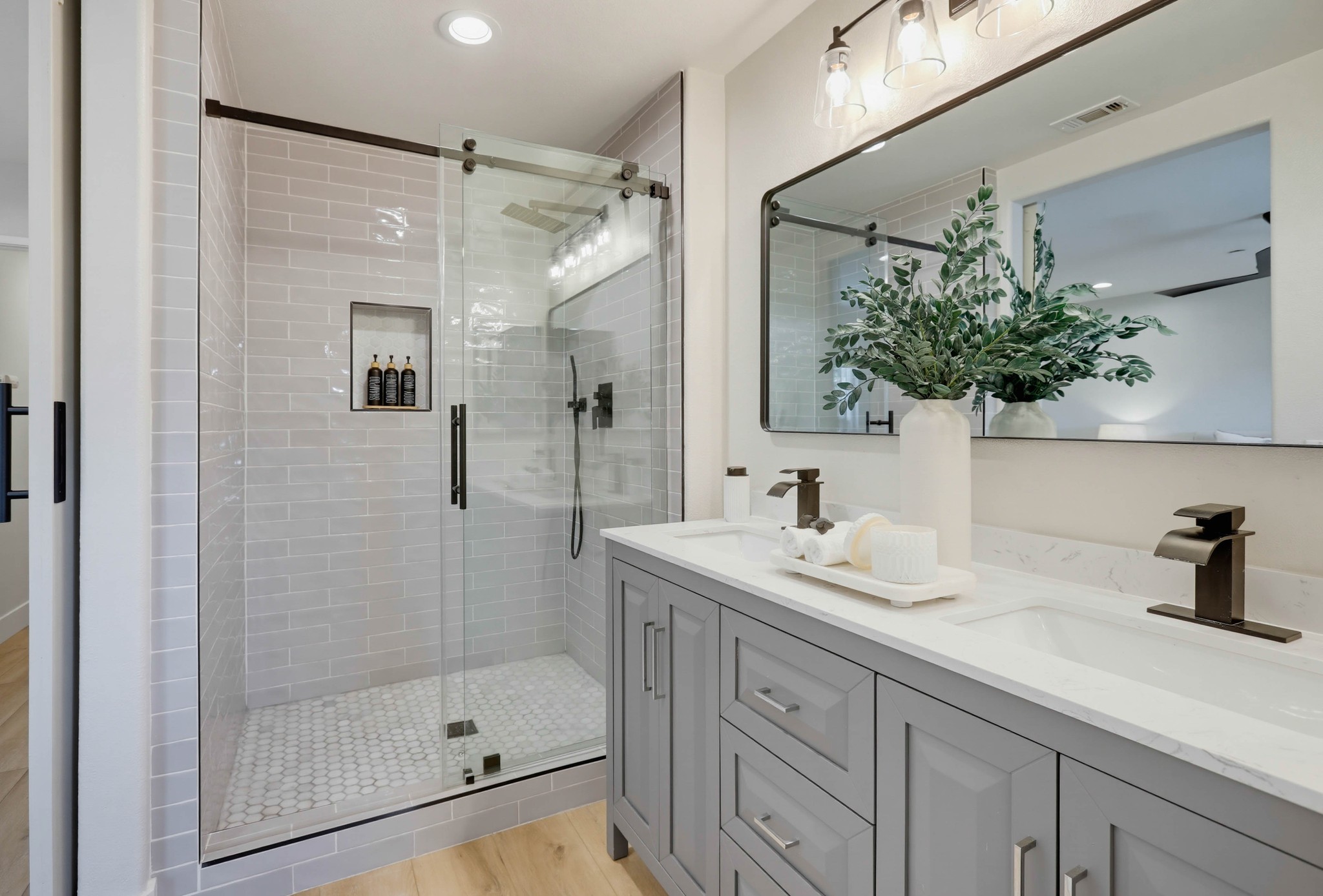 Virtual tour photo 32 of 55 for 3 Three Vines Ct
