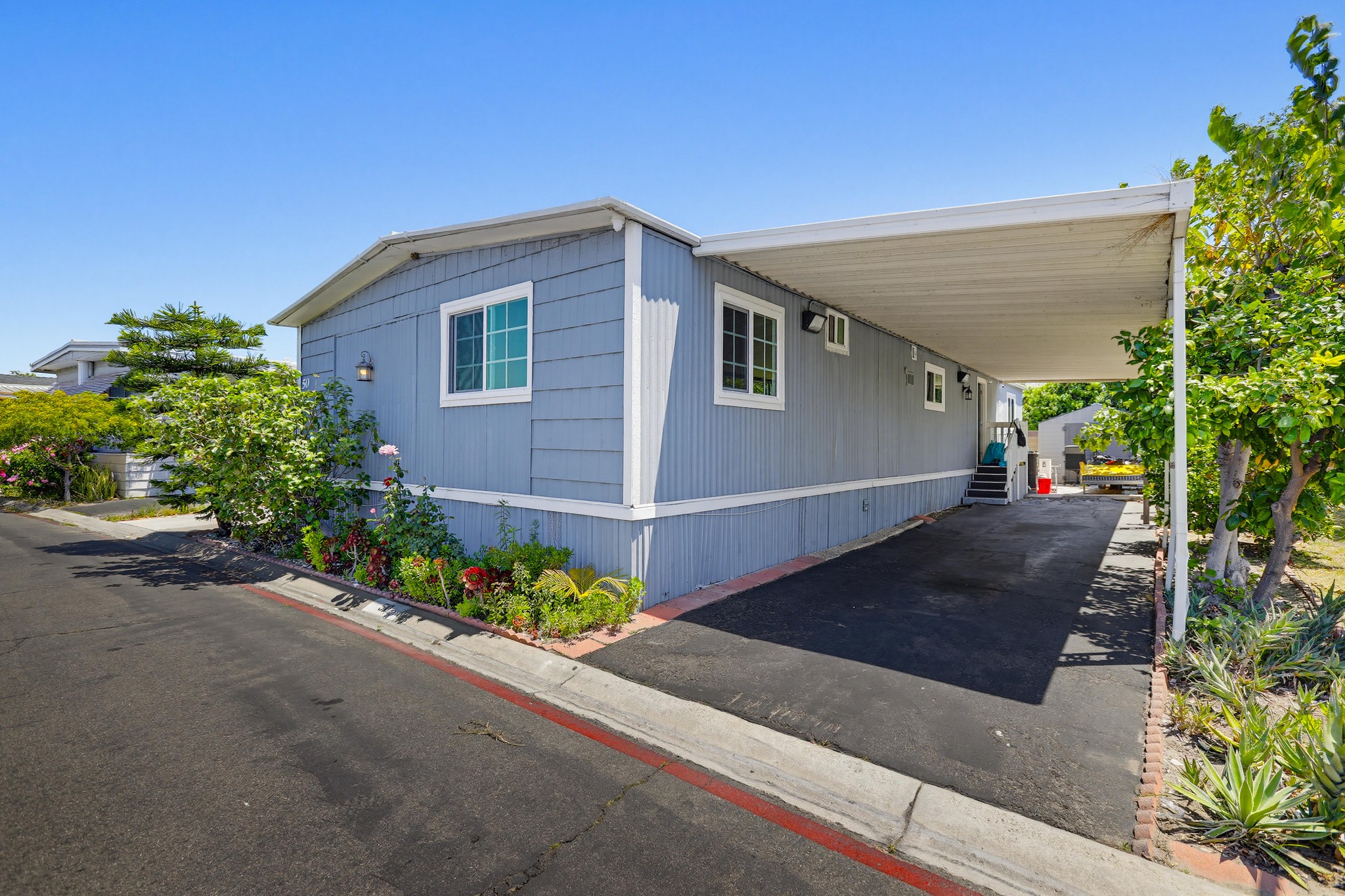 Virtual tour photo 6 of 52 for 300 N Rampart St