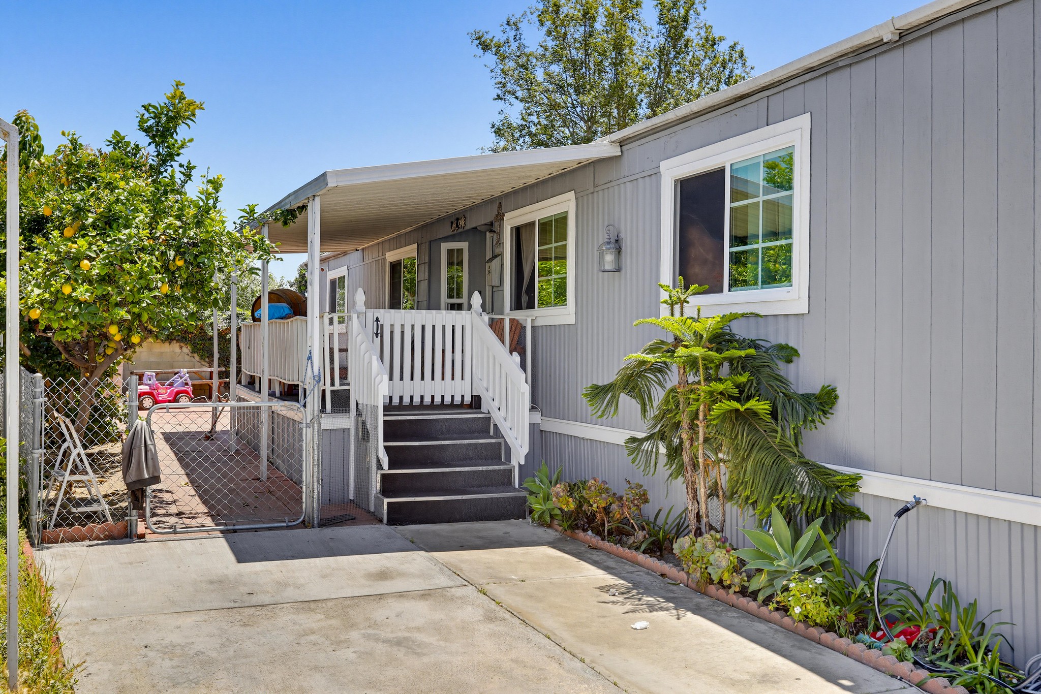 Virtual tour photo 8 of 52 for 300 N Rampart St
