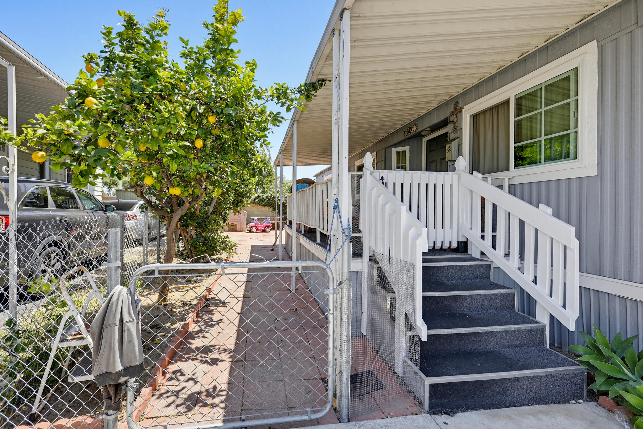 Virtual tour photo 9 of 52 for 300 N Rampart St