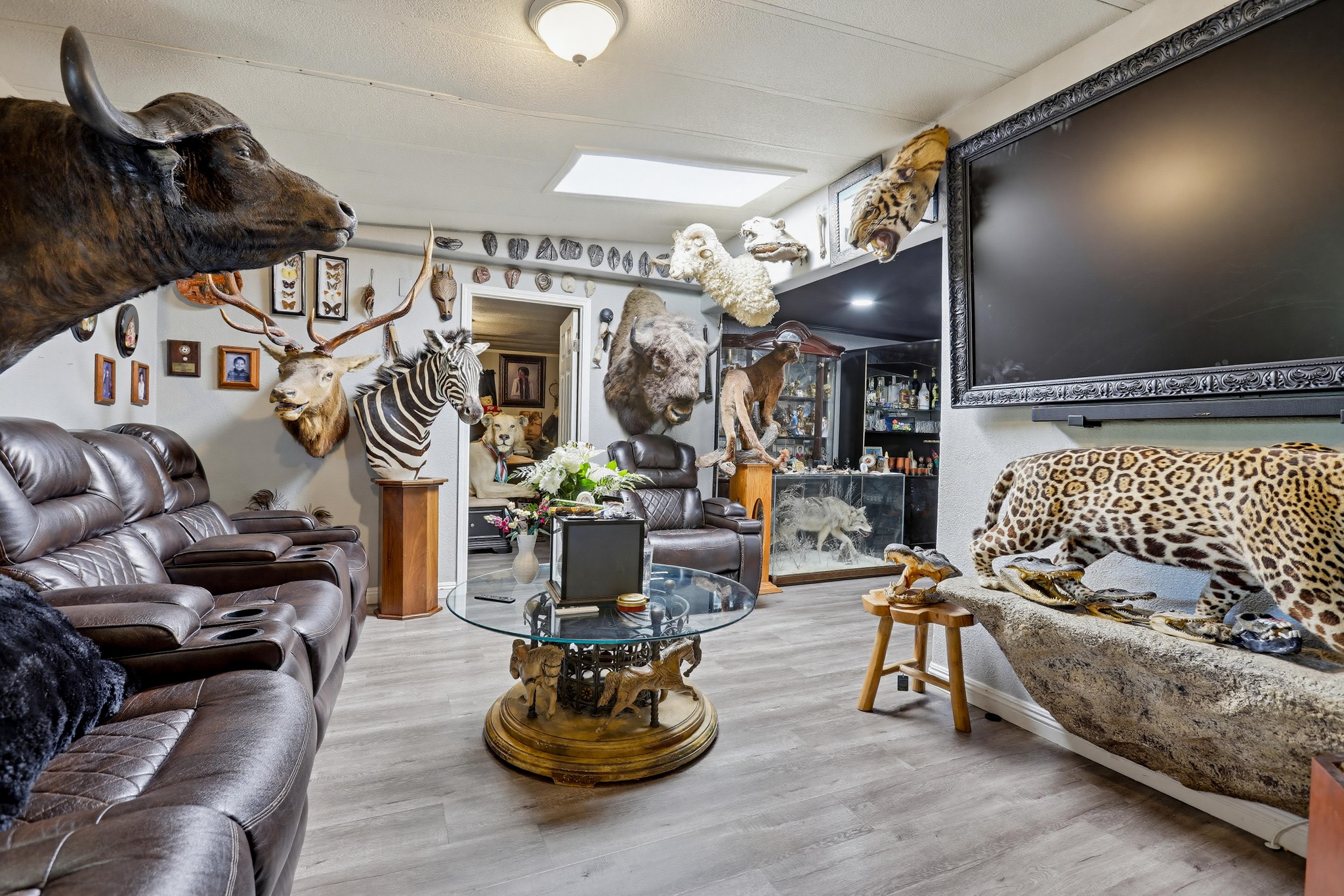 Virtual tour photo 13 of 52 for 300 N Rampart St