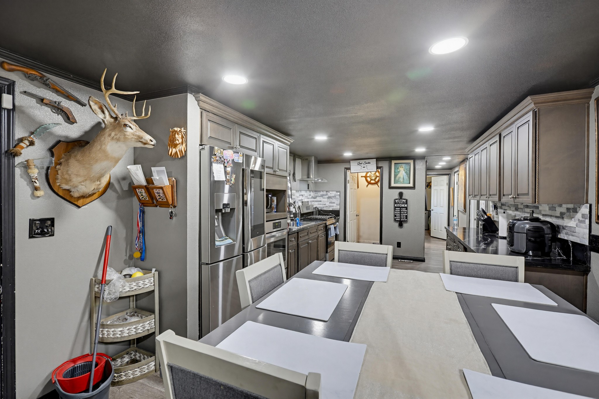 Virtual tour photo 22 of 52 for 300 N Rampart St