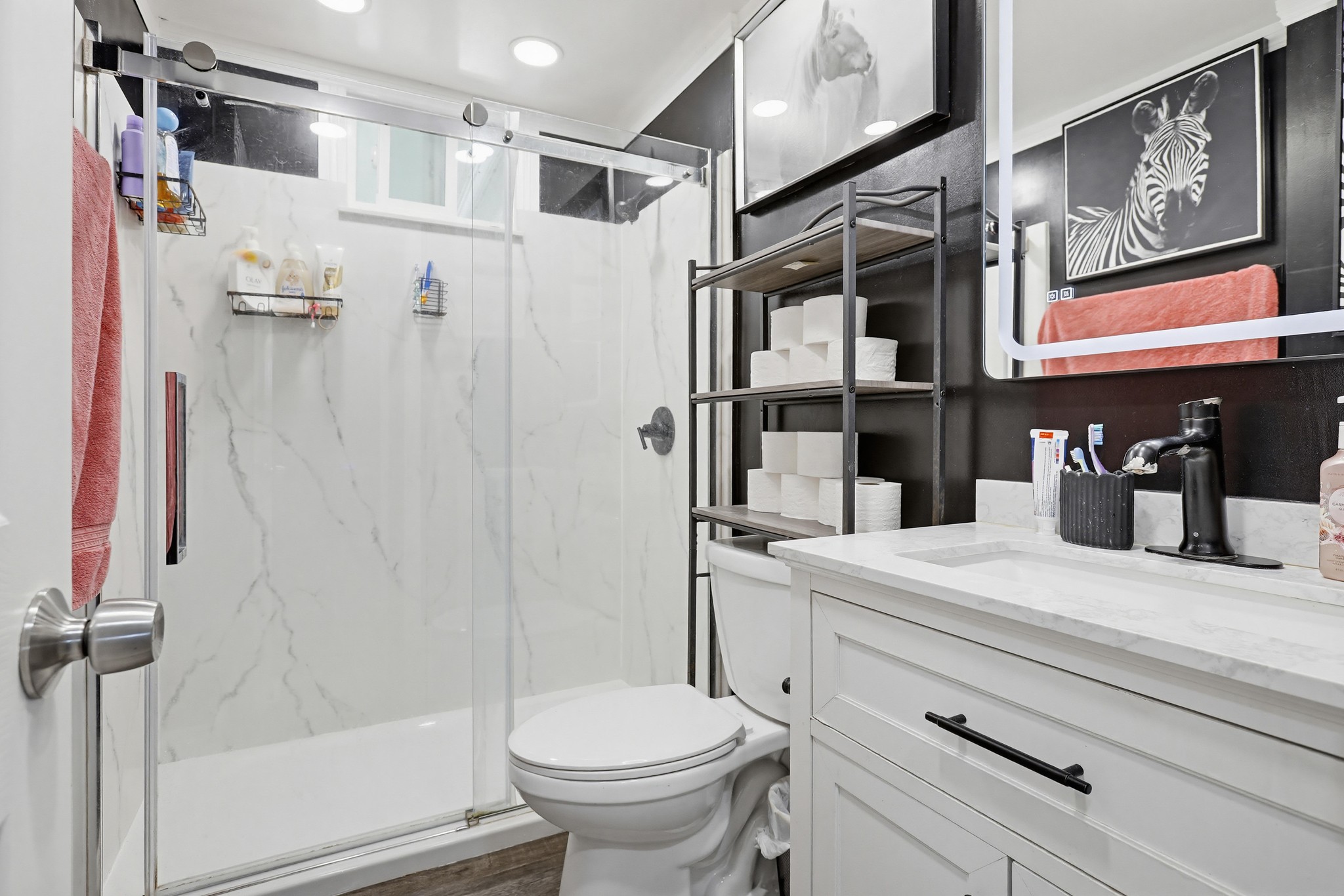 Virtual tour photo 32 of 52 for 300 N Rampart St