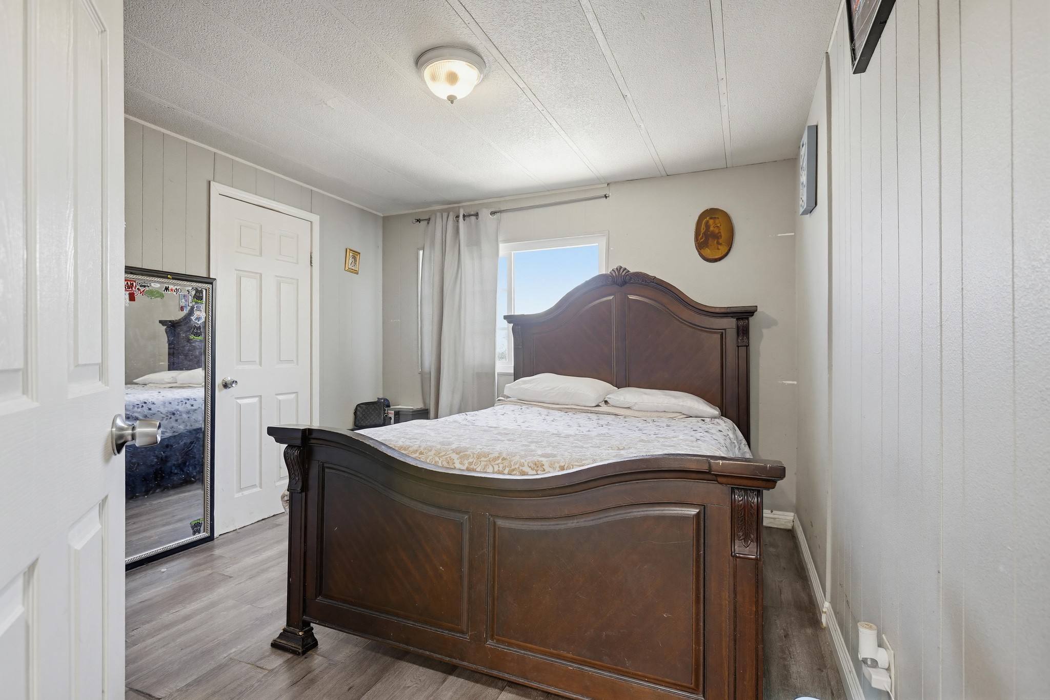 Virtual tour photo 33 of 52 for 300 N Rampart St