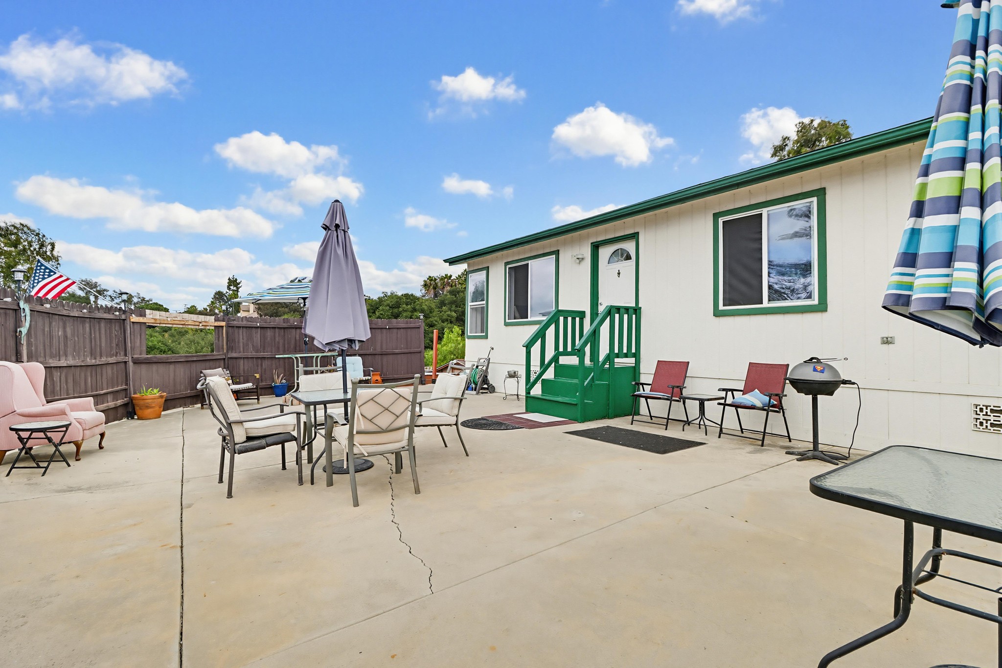 Virtual tour photo 5 of 49 for 300 Thornton Dr SPC 14