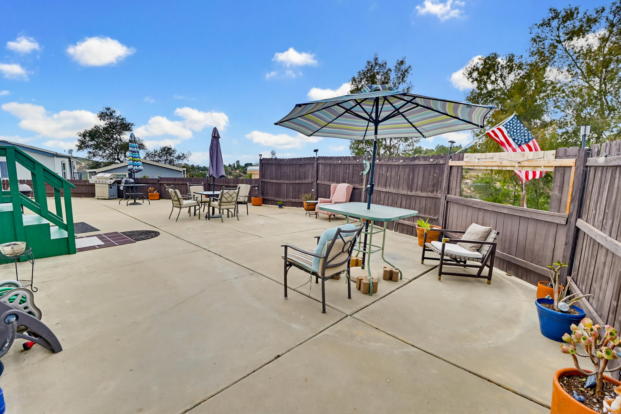 Virtual tour photo 8 of 49 for 300 Thornton Dr SPC 14
